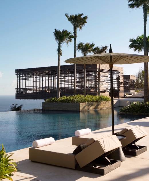 Hoteles de lujo frente el mar para vuestra luna de miel Bali